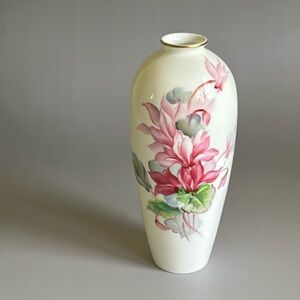 Noritake Bone China Vase / Nippon Toki Keisha / 7”